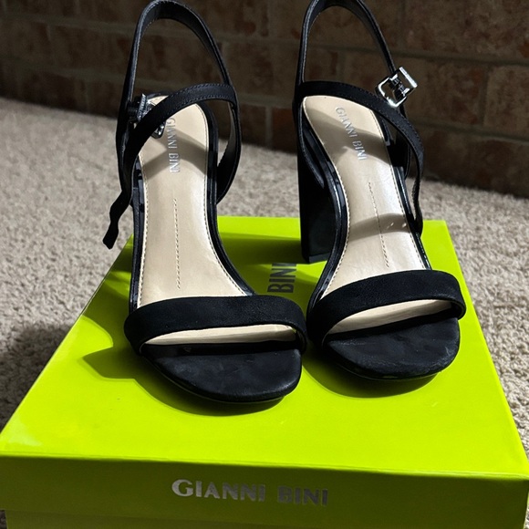 Gianni Bini Black Strappy Heels - Picture 1 of 3